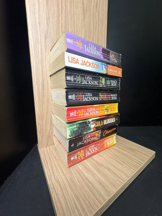 JACKSON, Lisa - Bundle of 8 - Assorted Standalone Titles (Min. fair condition)