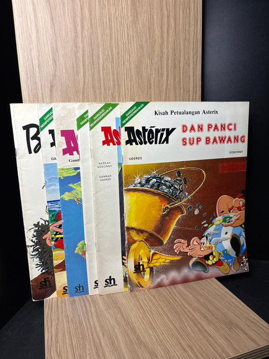 ASTERIX Comics (Indonesian Language) - Bundle of 6 - Assorted Titles in Asterix Series (Min. good) condition)