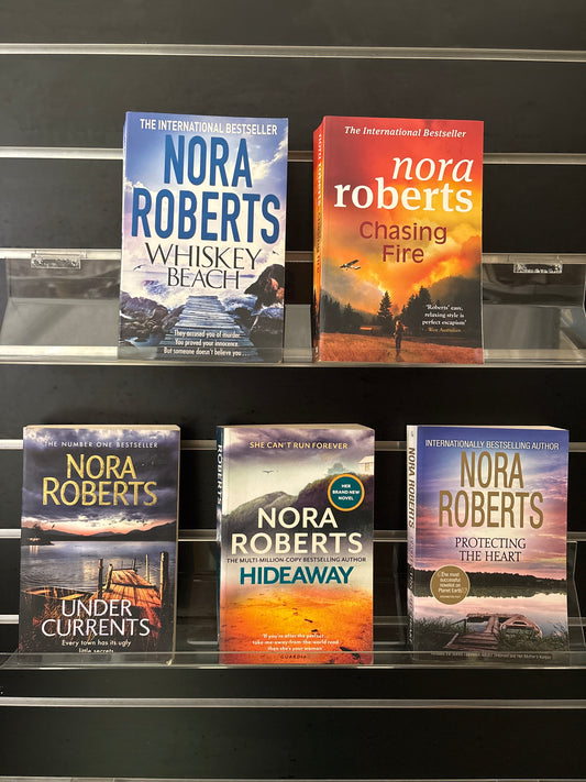 ROBERTS, Nora - Bundle of 5 - Standalone titles in assorted series (Min. good condition)