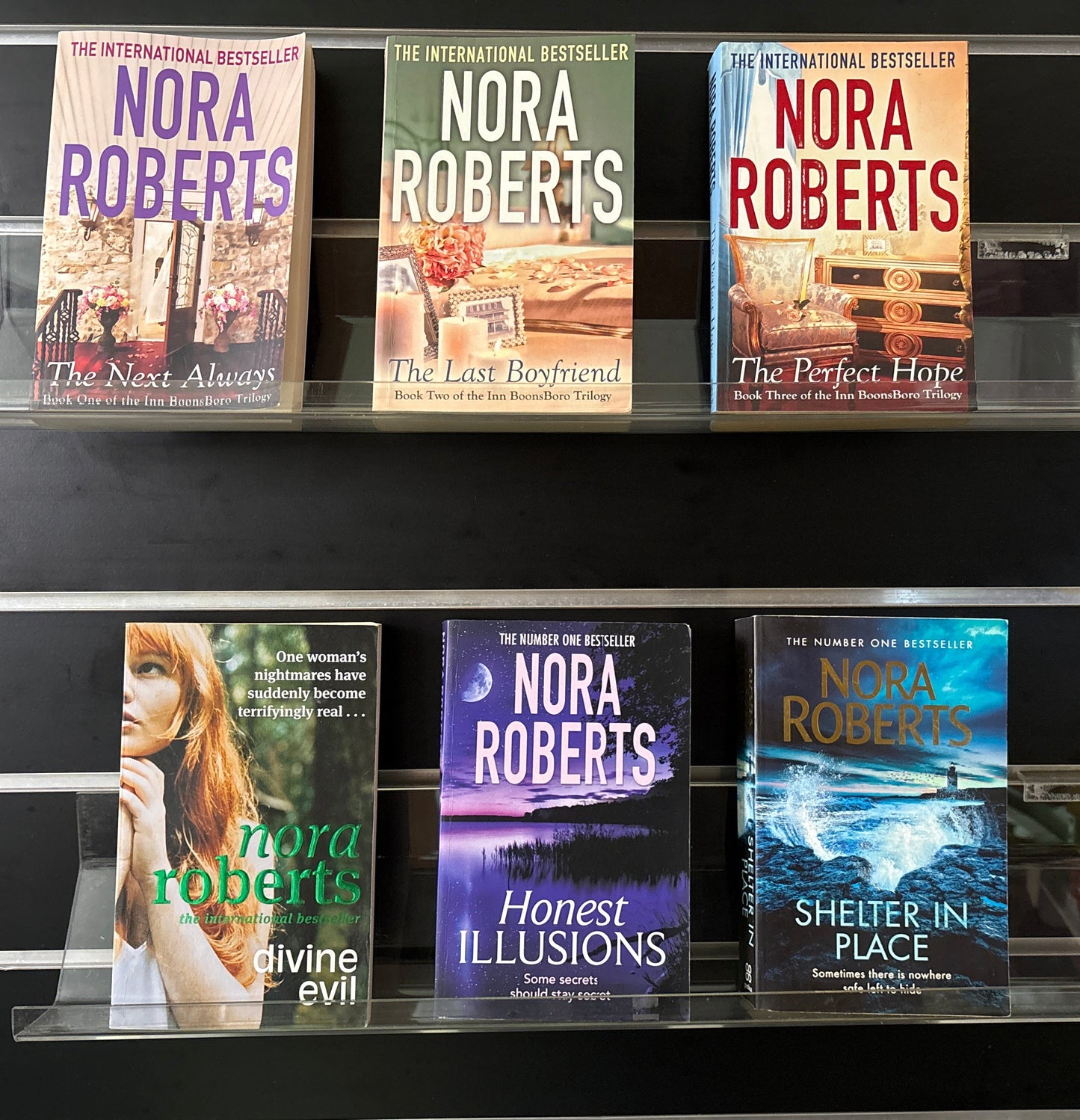 ROBERTS, Nora 'Inn Boonsboro' Complete Trilogy plus 3 Standalone Titles Bundle of 6 (Min Fair Condition)