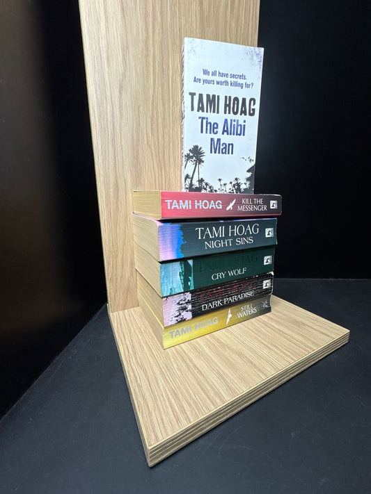 HOAG, Tami - Bundle of 6 - Assorted Titles (Min. fair condition)