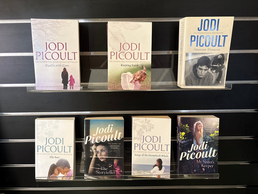 PICOULT, Jodi - Bundle of 7 - Assorted Standalone Titles (min. fair condition)