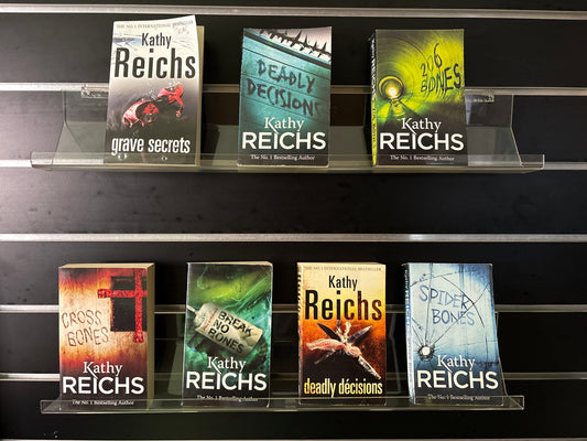 REICHS, Kathy 'Temperance Brennan' Series:  Bundle of 7 Assorted Titles (Min. fair condition)